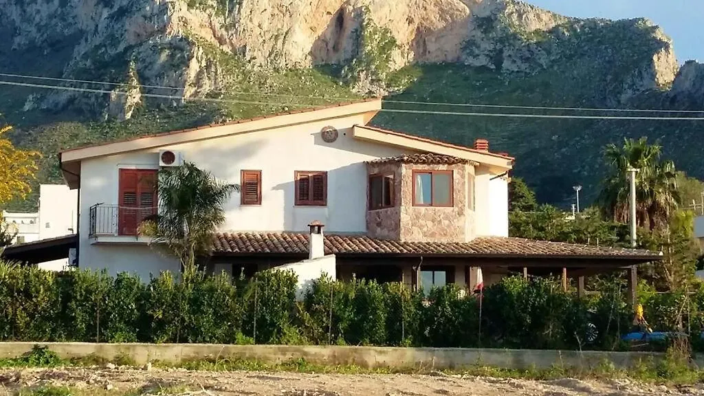 Villa Rogis Terrasini Casa vacanze